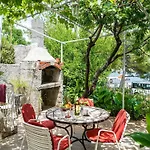 Zarac - One Bedroom With Terrace Apartmán *