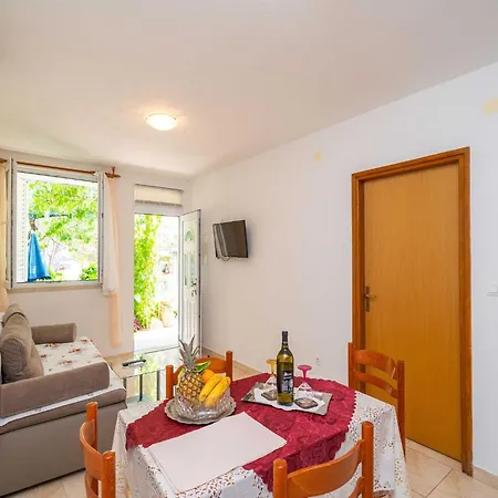 Zarac - One Bedroom With Terrace