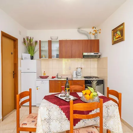 Zarac - One Bedroom With Terrace Appartement