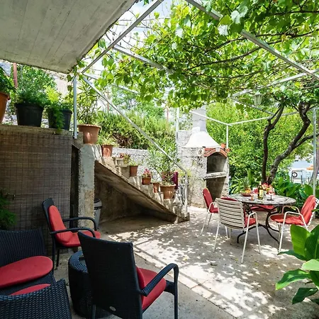 Apartman Zarac - One Bedroom With Terrace